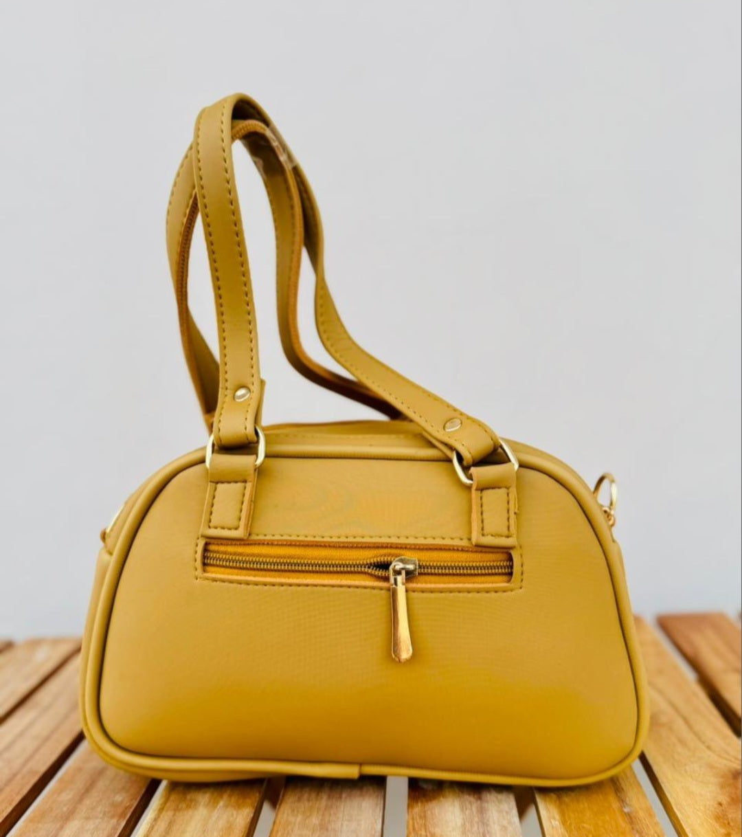 Vintage Leather D style Ladies Hand bag | Shoulder bag